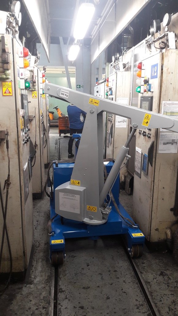 Electric Crane GB 300_TR Standard Series for Molds up to 300 kg (660 lbs)